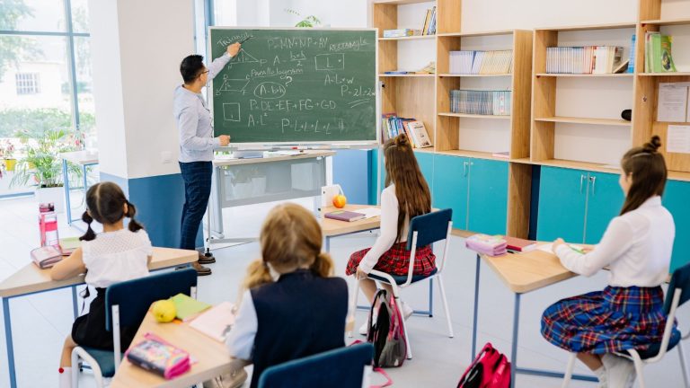 By 2030, AI Will Replace 30% of Teachers—Here’s What That Means